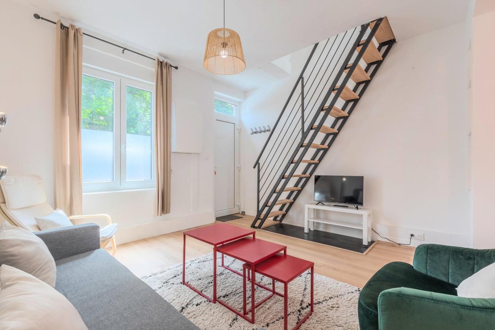 2 Bedroom House W/ Terrace, Near Train Stations & Metro Lille Bagian luar foto